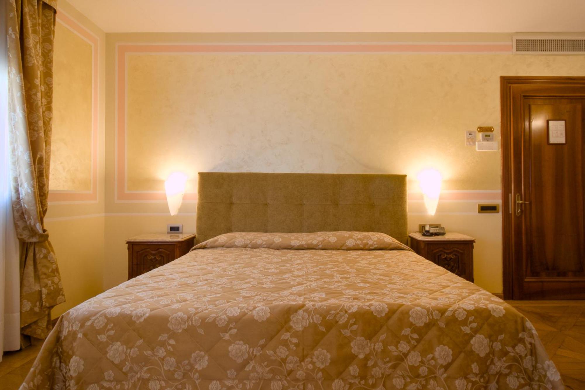 Hotel Villa Stucky Мольяно-Венето Номер фото